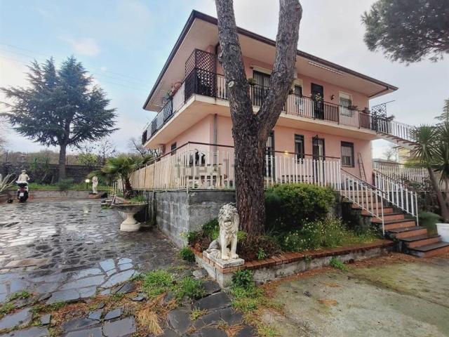 Villetta bifamiliare in vendita di 100 m²