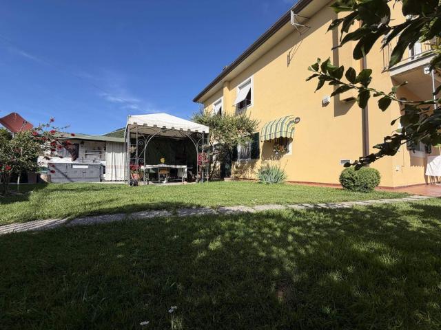 Villetta bifamiliare in vendita di 100 m²