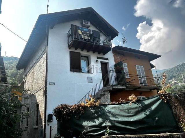 Villetta bifamiliare in vendita di 102 m² in Via Guasto