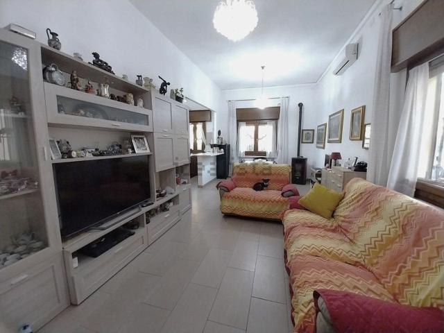 Villetta bifamiliare in vendita di 107 m² in Via Giovanni Pirani, 15