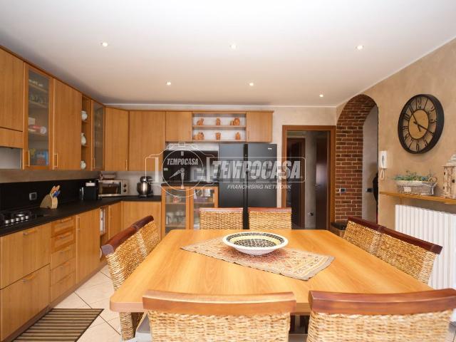 Villetta bifamiliare in vendita di 107 m² in Via Guido Cavalcanti, 2