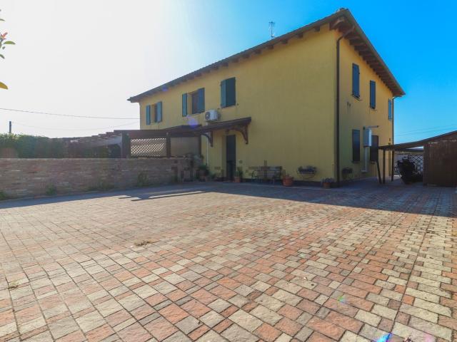 Villetta bifamiliare in vendita di 107 m² in Via Samoggia Vecchia, 7