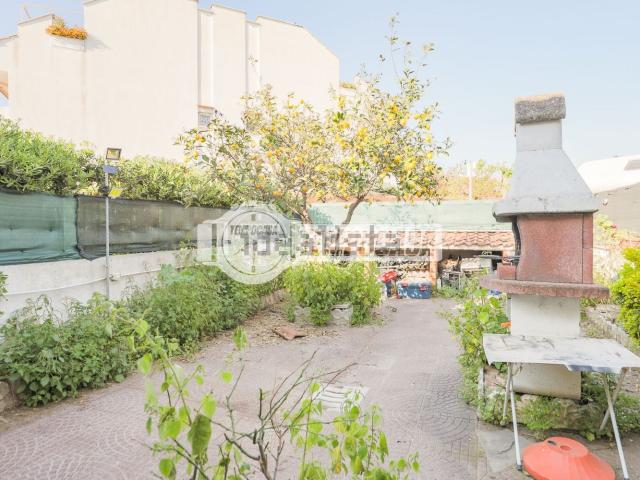 Villetta bifamiliare in vendita di 107 m² in Viale Benedetto Marini