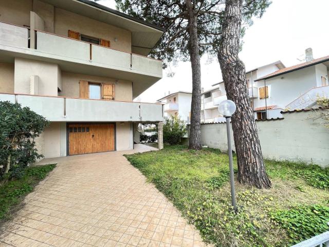 Villetta bifamiliare in vendita di 107 m² in Viale Benvenuto Cellini
