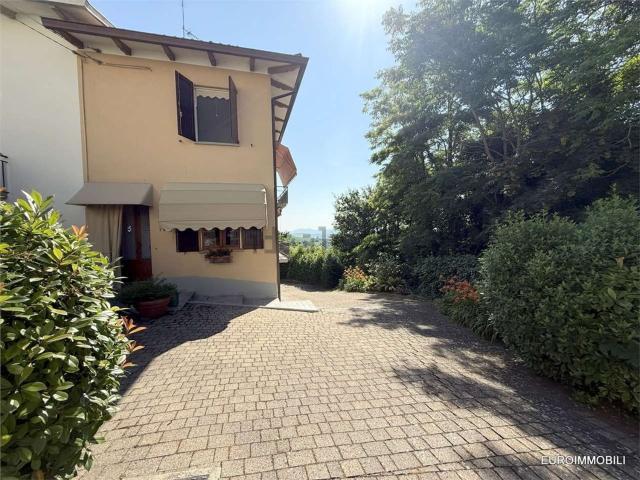 Villetta bifamiliare in vendita di 104 m² in Piazza D. Fornali