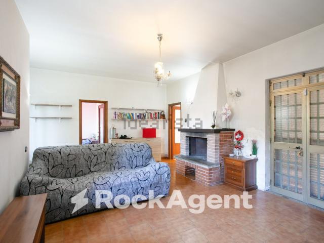Villetta bifamiliare in vendita di 104 m² in Via Palermo, 8