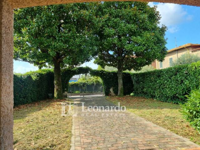 Villetta bifamiliare in vendita di 105 m² in Strada Statale 1