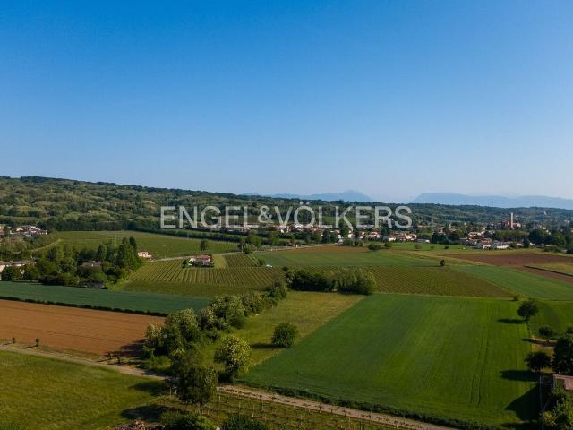 Villetta bifamiliare in vendita di 105 m² in Via Dalmazia