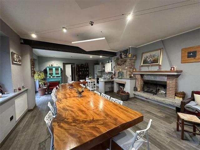 Villetta bifamiliare in vendita di 105 m² in Via Legnate, 14