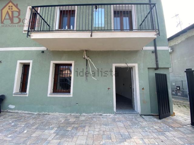 Villetta bifamiliare in vendita di 106 m² in Via Mazzini, 8