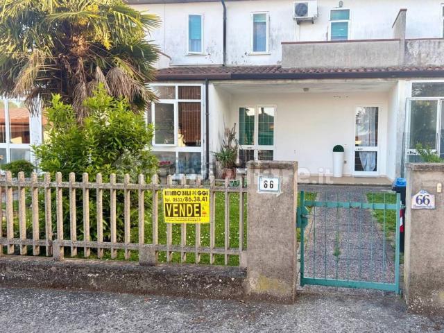 Villetta bifamiliare in vendita di 108 m² in Via Aldo Moro