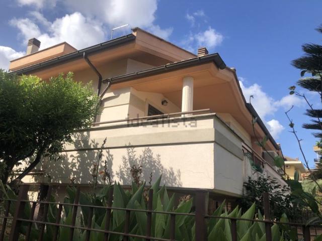 Villetta bifamiliare in vendita di 108 m² in Via Carlo Frati