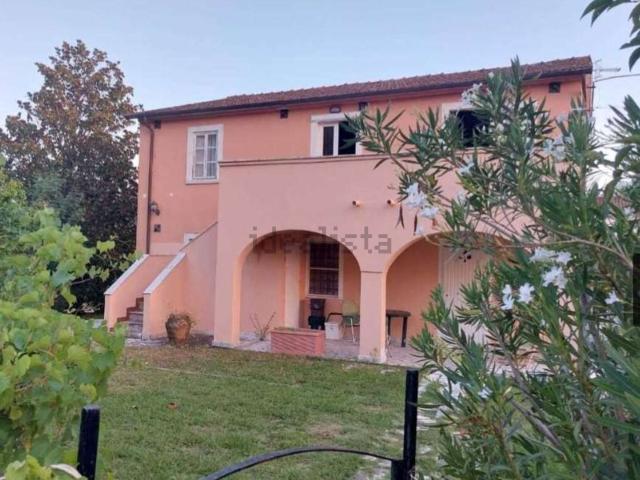 Villetta bifamiliare in vendita di 108 m² in Via degli Ulivi
