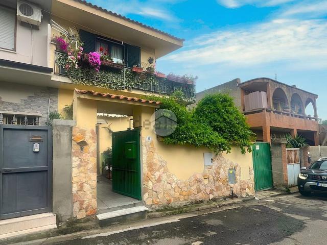 Villetta bifamiliare in vendita di 108 m² in Via Enrico Fermi, 22