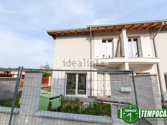 Villetta bifamiliare in vendita di 108 m² in Via Francesco Genala