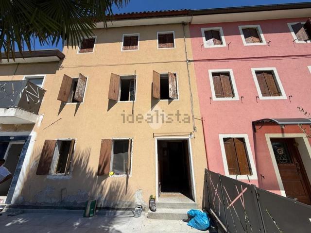 Villetta bifamiliare in vendita di 108 m² in Via Livel, 146