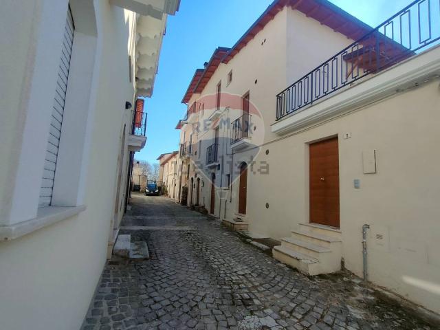 Villetta bifamiliare in vendita di 109 m² in Via della Pietà, 11