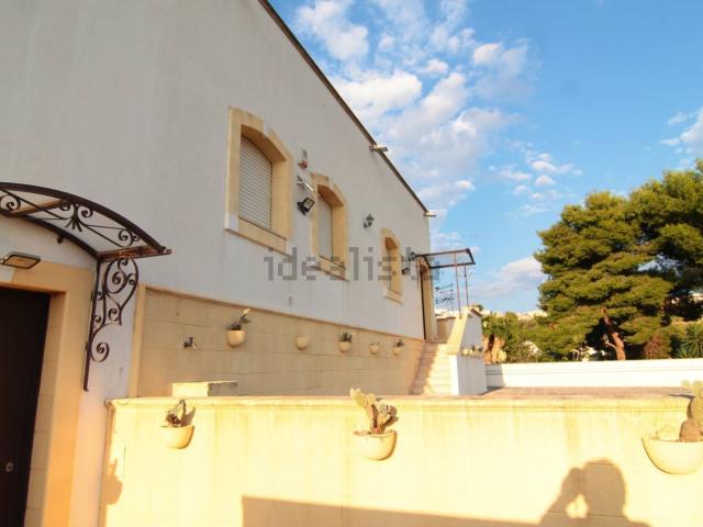 Villetta bifamiliare in vendita di 1100 m² in Salita Camini