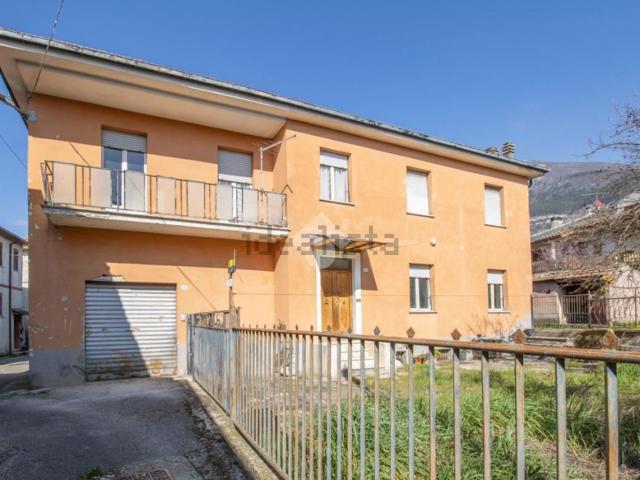 Villetta bifamiliare in vendita di 110 m² in Borgo Provaroni, 82