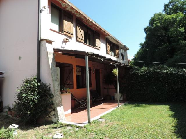 Villetta bifamiliare in vendita di 110 m² in Via Valle Ara, 58
