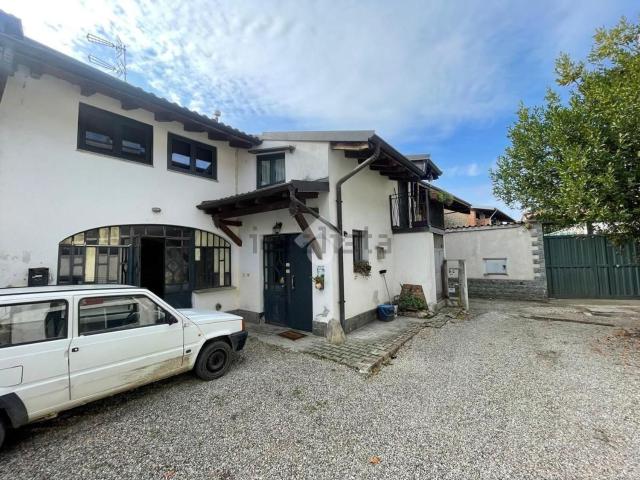 Villetta bifamiliare in vendita di 110 m² in Via Vittorio Veneto, 4