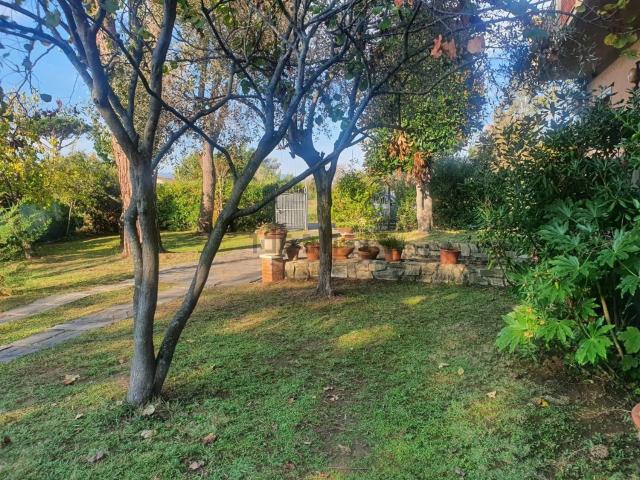 Villetta bifamiliare in vendita di 110 m² in Via Bigioni