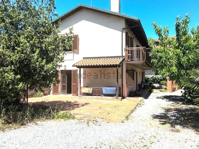 Villetta bifamiliare in vendita di 110 m² in Via C. Battisti, 46