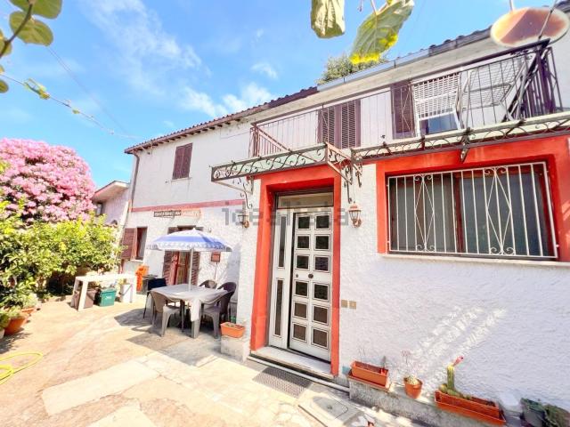 Villetta bifamiliare in vendita di 110 m² in Via Colle Caldara