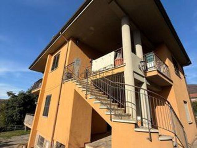 Villetta bifamiliare in vendita di 110 m² in Via Colle Ionci