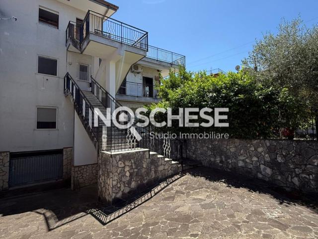 Villetta bifamiliare in vendita di 110 m² in Via degli Alburni, 24