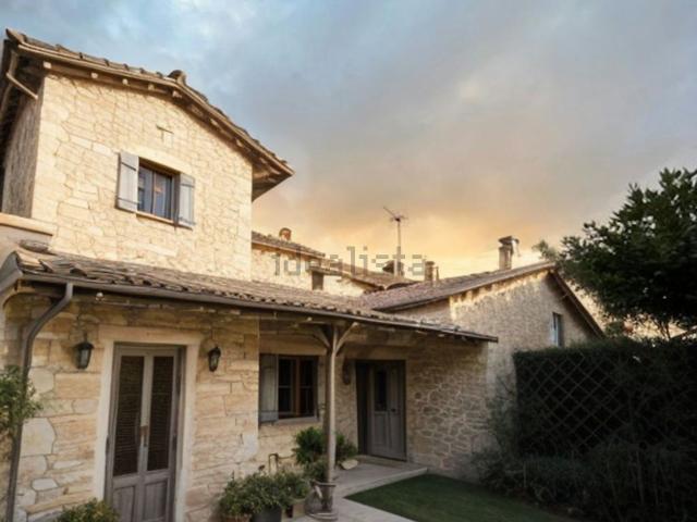 Villetta bifamiliare in vendita di 110 m² in Via della Barbiera