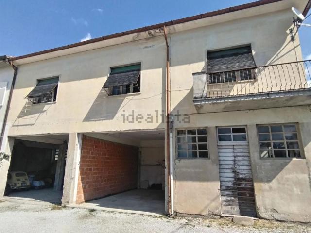 Villetta bifamiliare in vendita di 110 m² in Via della Croce