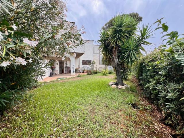 Villetta bifamiliare in vendita di 110 m² in Via delle Tuberose