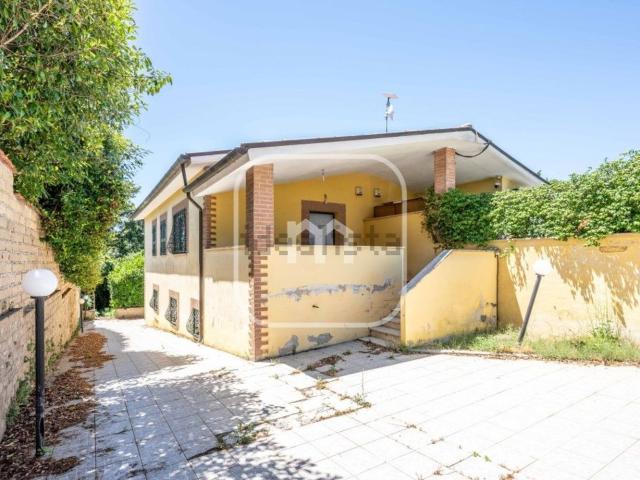 Villetta bifamiliare in vendita di 110 m² in Via Delle Casse