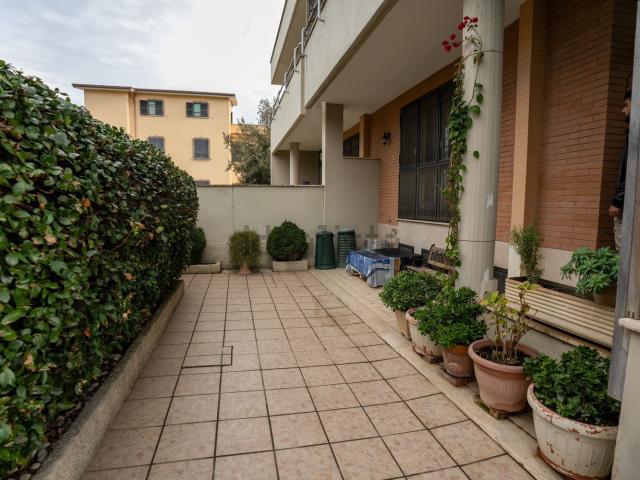 Villetta bifamiliare in vendita di 110 m² in Via Eugenio Cecconi