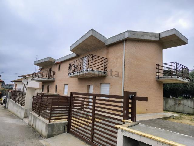 Villetta bifamiliare in vendita di 110 m² in Via Giuseppe Spataro