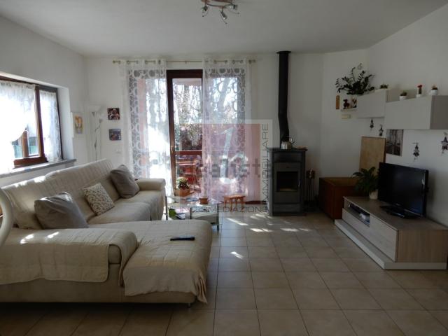Villetta bifamiliare in vendita di 110 m² in Via Luigi Bellorini, 5