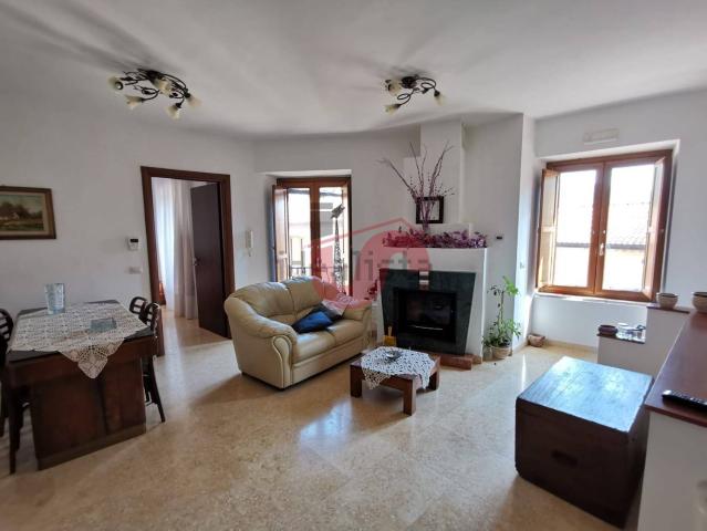 Villetta bifamiliare in vendita di 110 m² in Via Mattaleoni, 28
