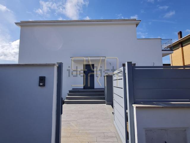 Villetta bifamiliare in vendita di 110 m² in Via Nicolò Barabino