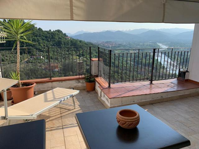 Villetta bifamiliare in vendita di 110 m² in Via Nuova