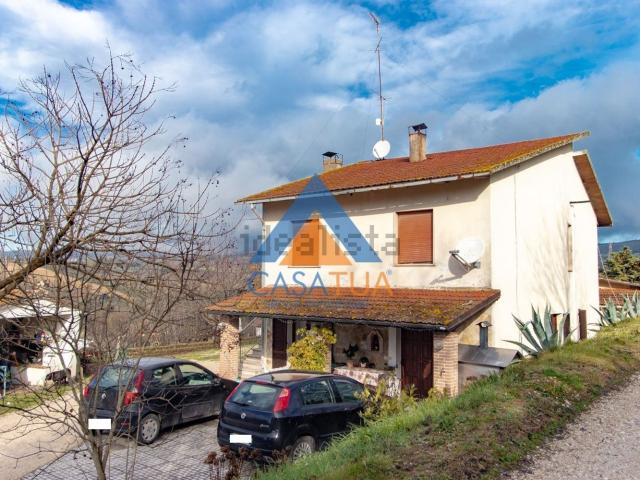 Villetta bifamiliare in vendita di 110 m² in Via Rimembranze, 8