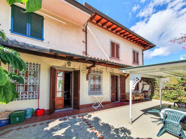 Villetta bifamiliare in vendita di 110 m² in Via Sant&apos Ermete, 19