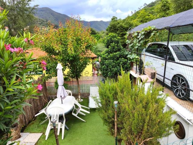 Villetta bifamiliare in vendita di 110 m² in Via San Bartolomeo del Bosco