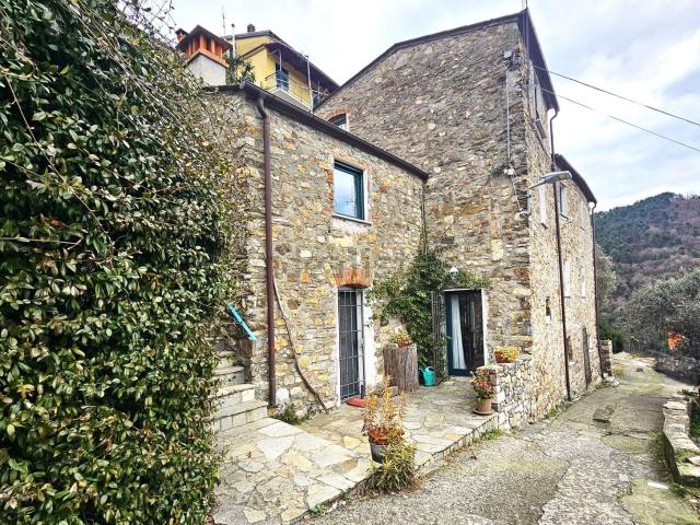 Villetta bifamiliare in vendita di 110 m² in Via San Rocco, 12