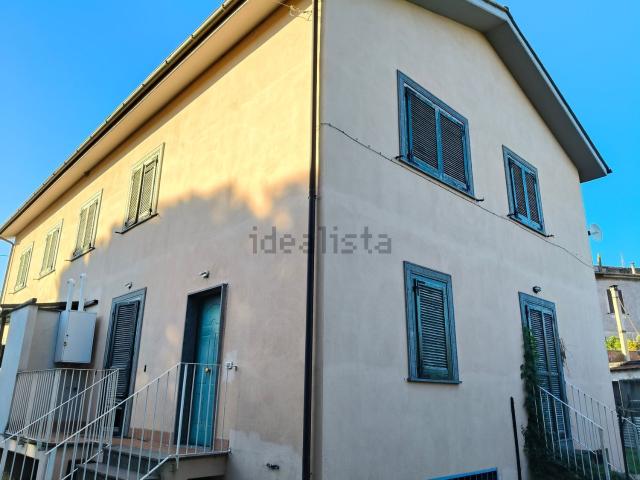 Villetta bifamiliare in vendita di 110 m² in Via Salaria Vecchia, 71