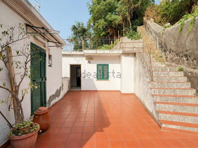 Villetta bifamiliare in vendita di 110 m² in Via Spoleto