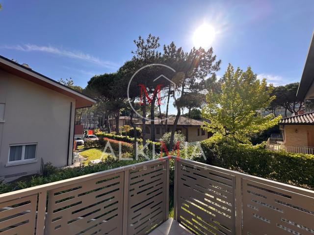 Villetta bifamiliare in vendita di 110 m² in Viale dell&apos Industria