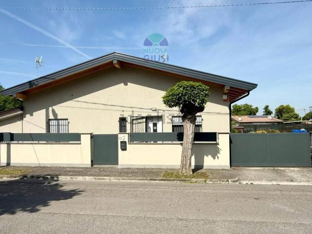 Villetta bifamiliare in vendita di 110 m²