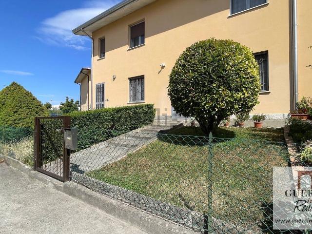 Villetta bifamiliare in vendita di 111 m² in Via Camillo Prampolini, 27