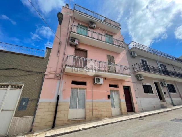 Villetta bifamiliare in vendita di 112 m² in Via della Resistenza, 4